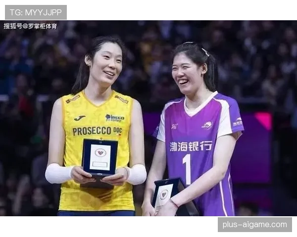 李盈莹训练完啃鸡腿的样子，真不像拿过那么多冠军的人